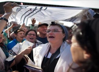 Israeli Women Could Face Jail Time for Praying at Western Wall