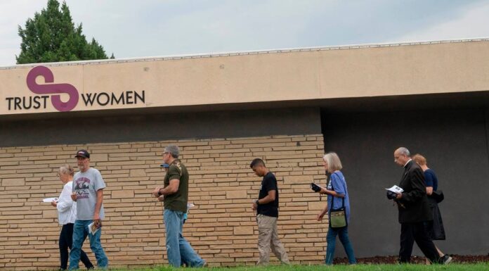 Wichita Doctor Blocked from Opening New Abortion Clinic Amid Legal Battle