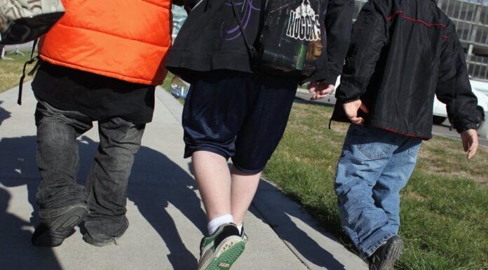 Teen Girls with Diabetes Skip Insulin Shots to Lose Weight – A Dangerous Trend Among Adolescents