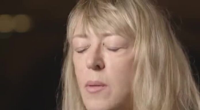 Jody Williams Awarded Nobel Peace Prize for Humanitarian Work