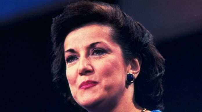 Elizabeth Dole May Run for Presidency in 2000: What Her Candidacy Could Mean for Women in Politics