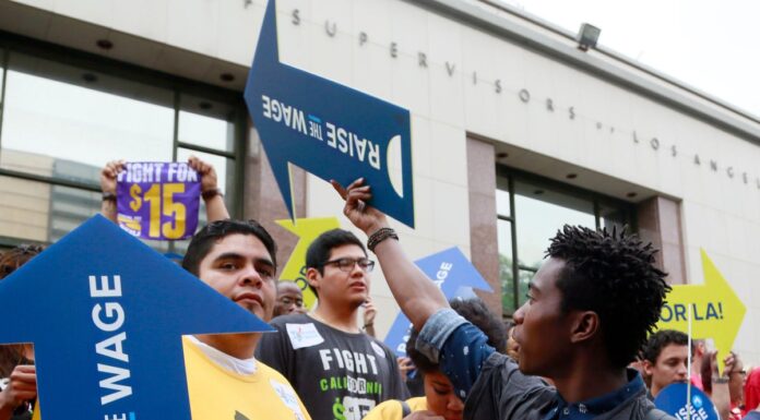 Los Angeles Moves Toward $15 Minimum Wage for Workers
