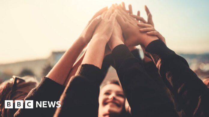 _97624046_hands_cropped