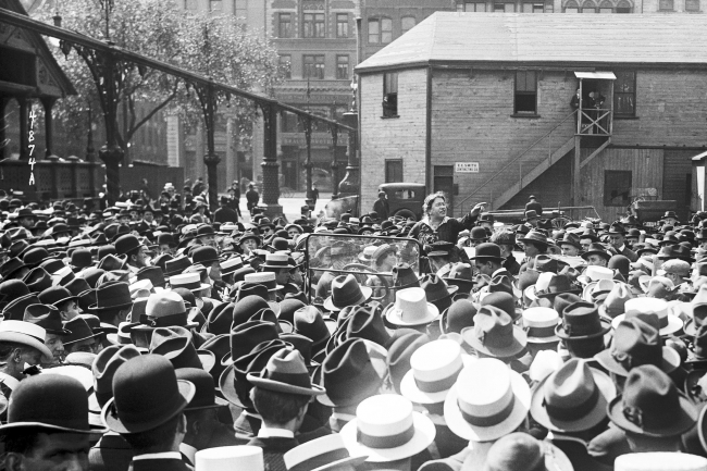 Emma-Goldman-speaking-from-an-open-car-to-a-crowd-of-garment-workers-about-birth-control-at-Union-Square-New-York-on-May-20-1916.-1