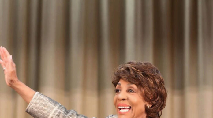 L.A. Rep Maxine Waters Endorses Lieberman for Vice President