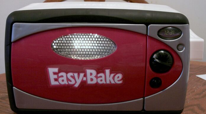Hasbro Launches Gender-Neutral Easy Bake Oven After Online Petition Victory