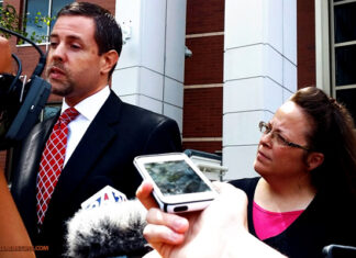 Kentucky Clerk Defies Supreme Court by Refusing Marriage Licenses