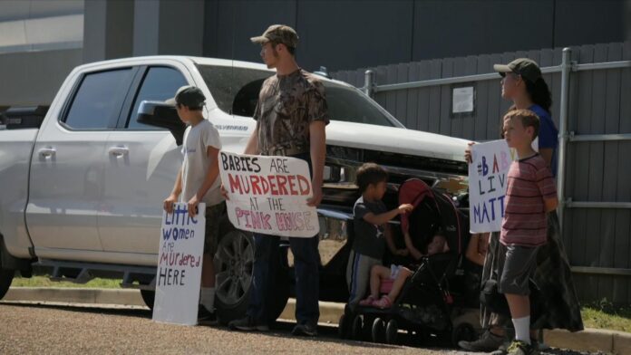 skynews-roe-v-wade-abortion_5815489