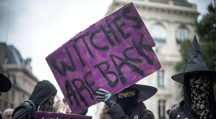 Pourquoi la sorcière devient symbole féministe ? Histoires et réappropriations