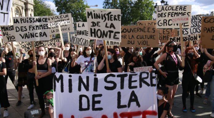 Je déteste les féministes : décryptage d’une position en pleine contradiction