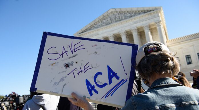 Federal Appeals Court Strikes Down Key Obamacare Insurance Mandate
