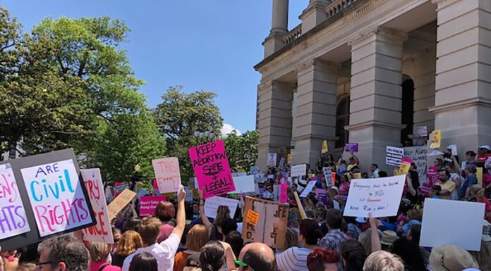 Court Blocks Policy Denying Abortions to Undocumented Minors