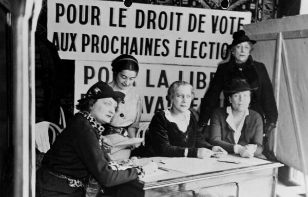 Vous êtes féministe ? Devenez gendarme : Portraits de femmes en uniforme et en lutte