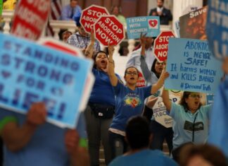 Rhode Island Codifies Roe v. Wade Into State Law