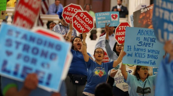 Rhode Island Codifies Roe v. Wade Into State Law