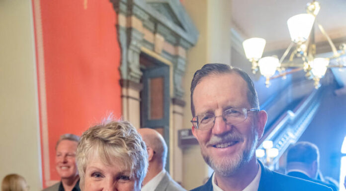 Iowa Governor Vetoes Controversial Fetal Homicide Legislation