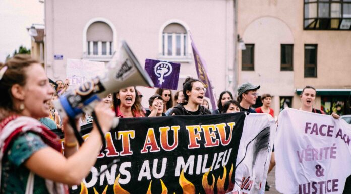 Pourquoi les féministes militent-elles ? Motivations et réalités