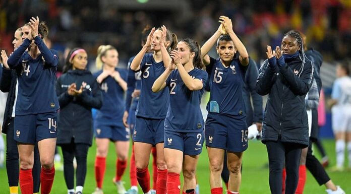 Dans quel groupe est l’Équipe de France féminine ? Suivez le parcours des Bleues