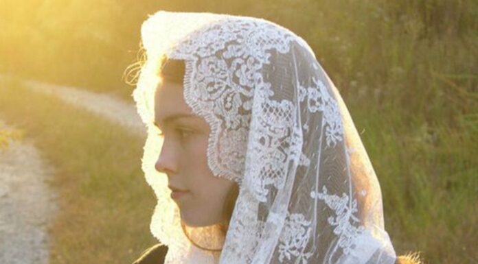 Vivre sa féminité en portant le voile : témoignages inspirants