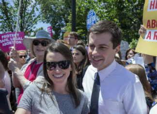 Abortion Rights Dinner Event Draws Presidential Candidates