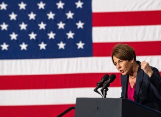 Massachusetts Governor Returns to Office After Maternity Leave