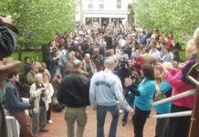 Massachusetts Town Defies Governor on Out-of-State Same-Sex Marriage Licenses