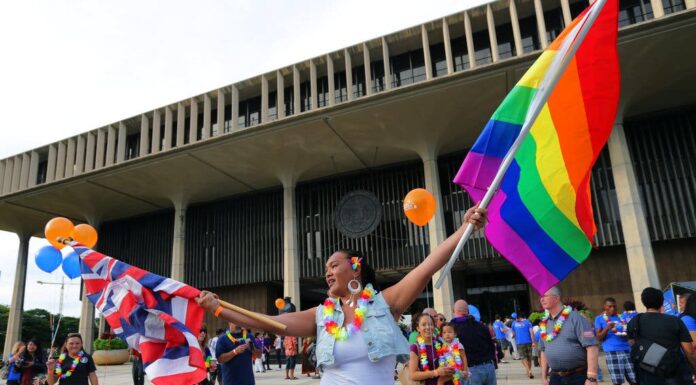 Hawaii Judge Temporarily Halts Landmark Same-Sex Marriage Ruling