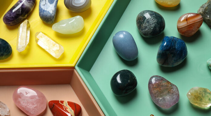 Quelle pierre choisir pour intensifier féminité & puissance sexuelle ? Lithothérapie guide