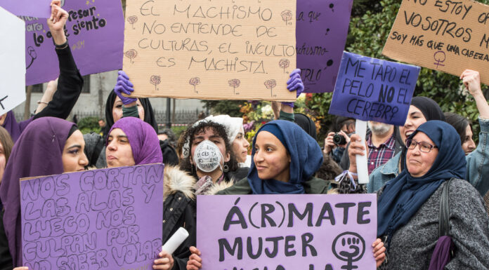 Sin ducharse pero con ideales: A la manifestación feminista