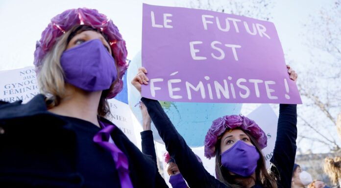 Pourquoi certains réclament la fin du féminisme ? Controverses et contre-arguments