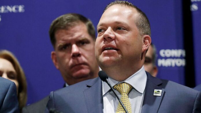 mayors-barnett-ap-ps-190821_hpMain_16x9_992