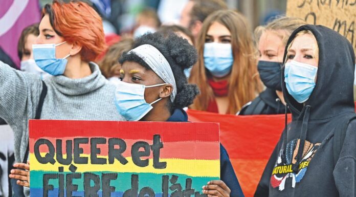 Féministes et folie : stéréotypes vs valeurs actuelles