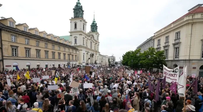 Polish Women Intensify Push to Loosen Strict Anti-Abortion Laws