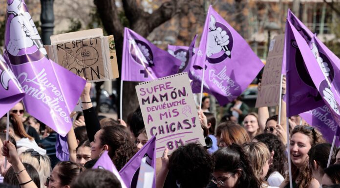 ¿Por qué las feministas enseñan las tetas? Cuerpos como forma de protesta