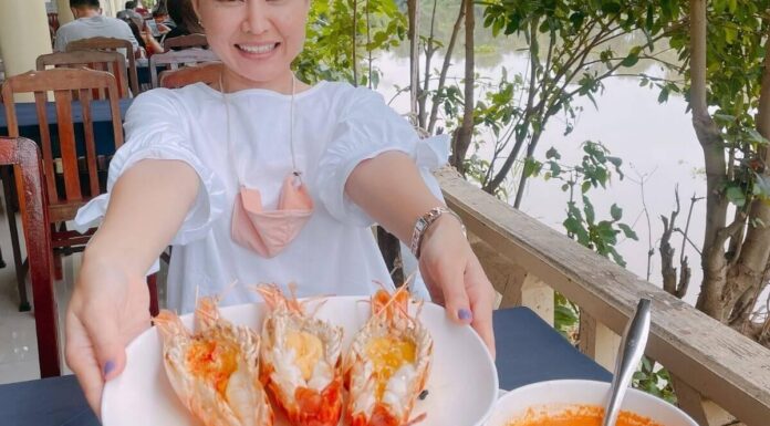 Can Pregnant Women Eat Lobster Rolls? Shellfish Cravings & Caution