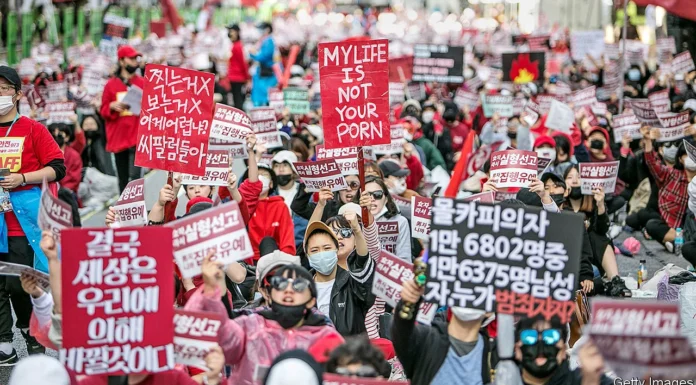 Third Wave Feminism in South Korea: K-Culture and #EscapeTheCorset
