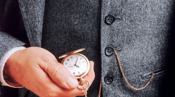 Can Women Wear Men’s Watch? Timeless Accessories for Every Wrist