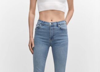 Black Cropped Jeans for Women: Casual Cool with a Modern Cut