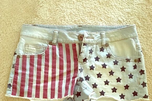 American Flag Jean Shorts Women Love: Red White & Blue Style