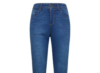 Bootcut Jeans for Tall Women: Flare Fit & Feminine Flair