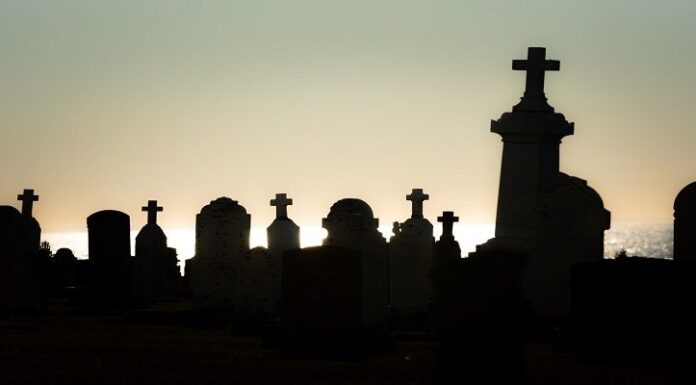 Can Women Be Pallbearers? Tradition vs. Modern Practice