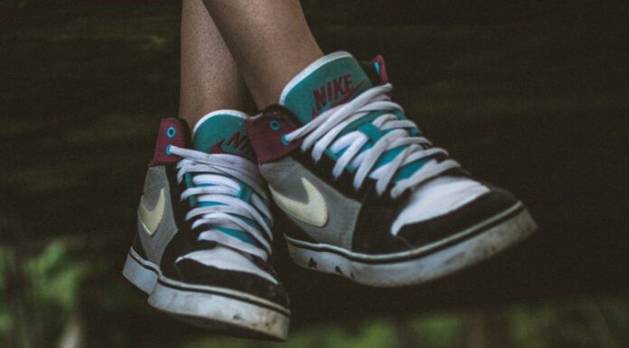 Can I Buy Men’s Shoes as a Woman? Comfort Style & Sizing Tips