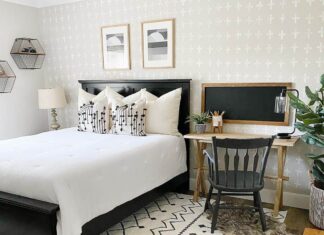 Black and White Pullover for Women: Cozy Monochrome Must-Have