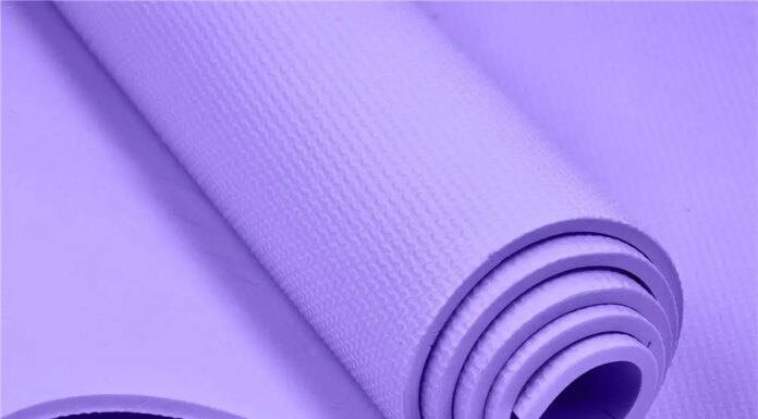 Beautiful Women in Yoga Shorts: Comfort Meets Confidence on the Mat