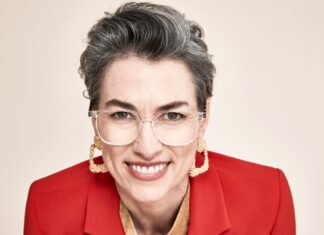 Can Women Wear Men’s Glasses? Styling Tips for a Unique Vision Statement