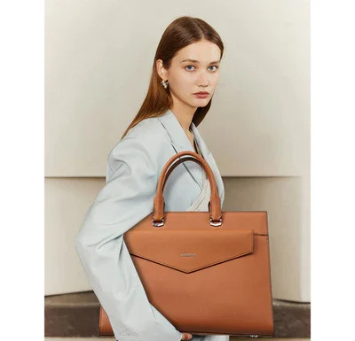 Black Leather Briefcase for Women: Where Elegance Meets Efficiency