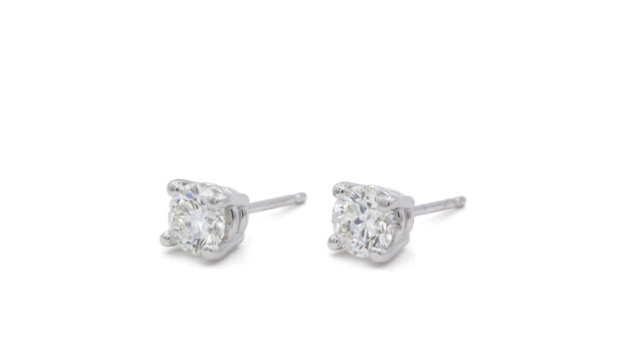 14 Carat Diamond Stud Earrings for Women That Define Luxury