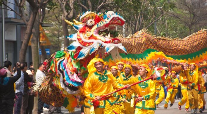 Women’s Day Customs and Traditions in Russia: Rich History and Modern Feminism