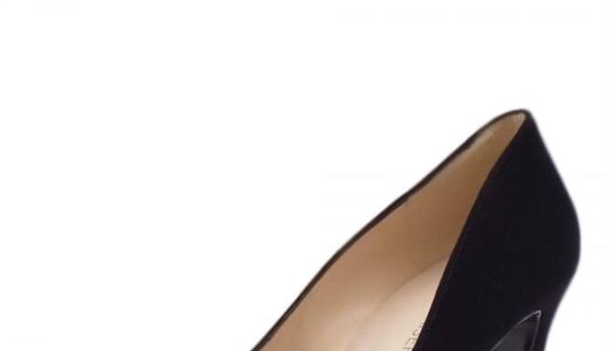 Black Open Toe Shoes for Women: Airy Footwear with Alluring Appeal