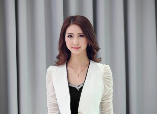 Black and White Blazer Women: Sharp and Chic Outerwear for Any Occasion